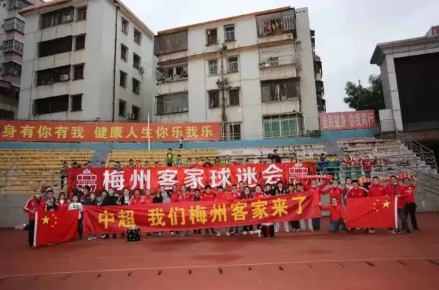 若嘉的丝袜外章一小阿